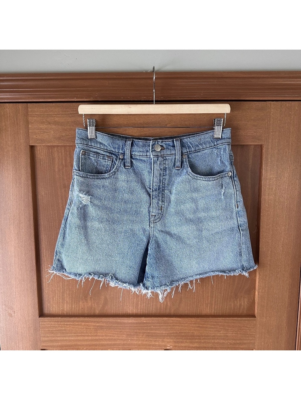 Madewell High Rise Denim Shorts Raw Hem Light Wash Women’s Size 28 4” Inseam